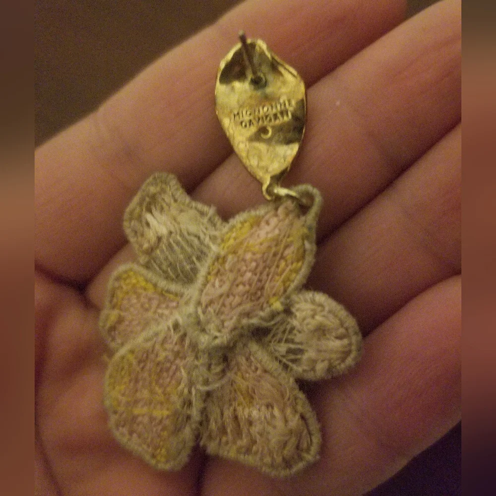 Mignonne Gavigan Pink Floral Beaded Earrings - Picture 4 of 6